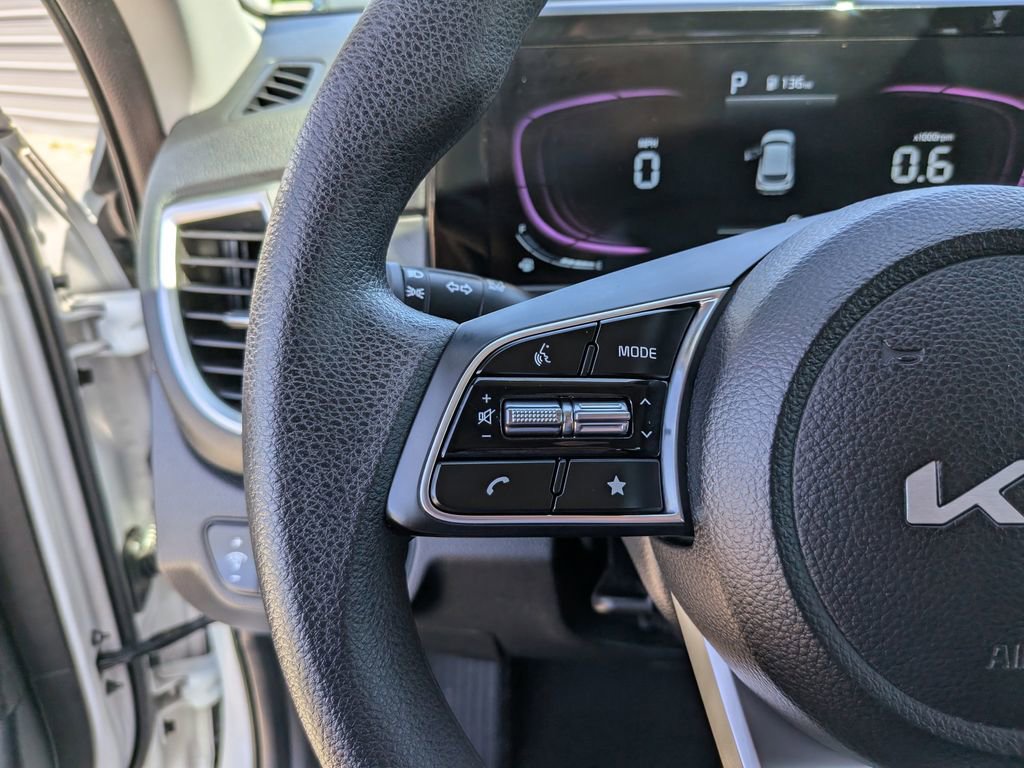 Certified 2025 Kia Seltos LX AWD/4WD image 28