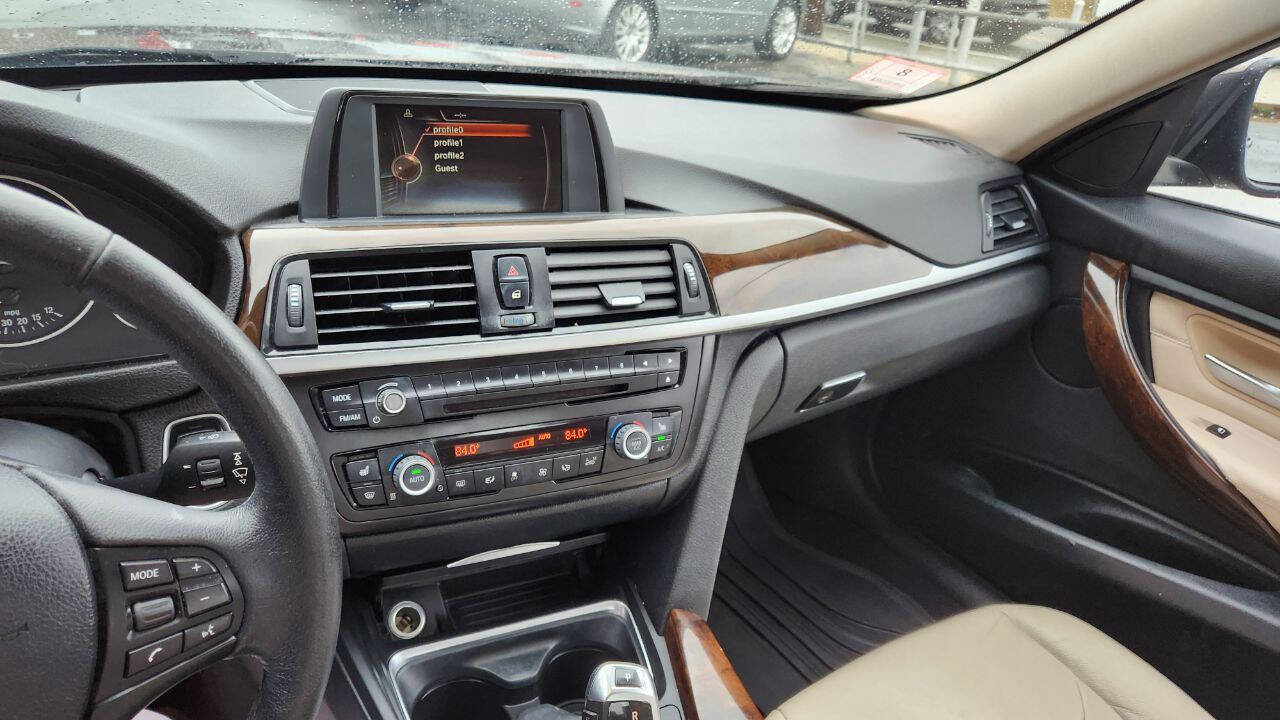 Used 2015 BMW 320i xDrive Sedan image 12