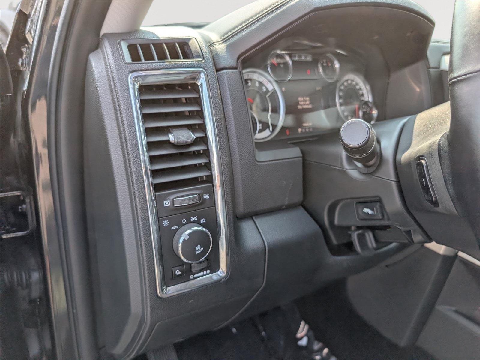 Used 2016 RAM 1500 Laramie w/ Convenience Group AWD/4WD image 21