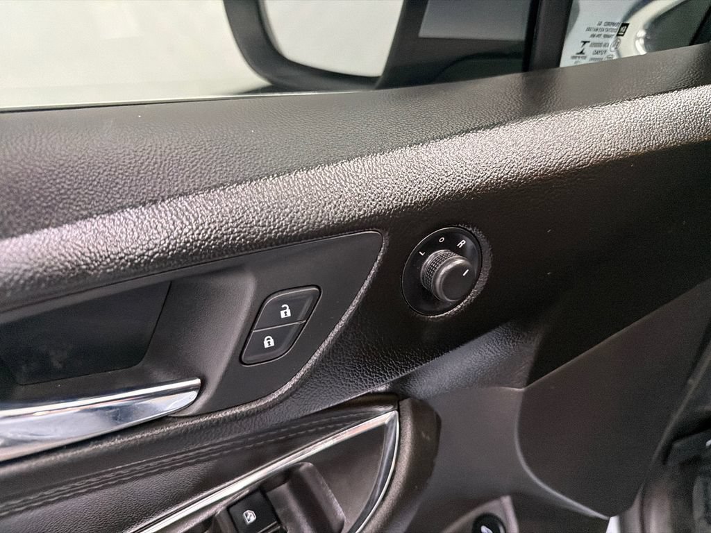 Used 2017 Chevrolet Cruze Premier FWD image 12