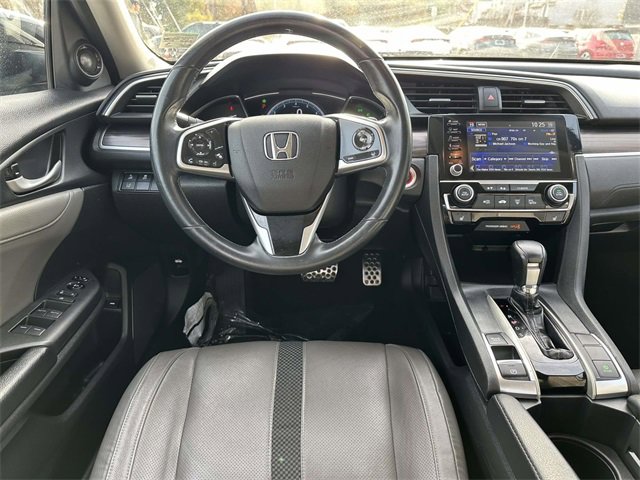 Used 2020 Honda Civic Touring image 2
