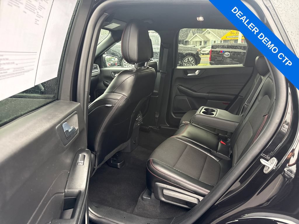 Used 2025 Ford Escape ST-Line Select AWD/4WD image 11