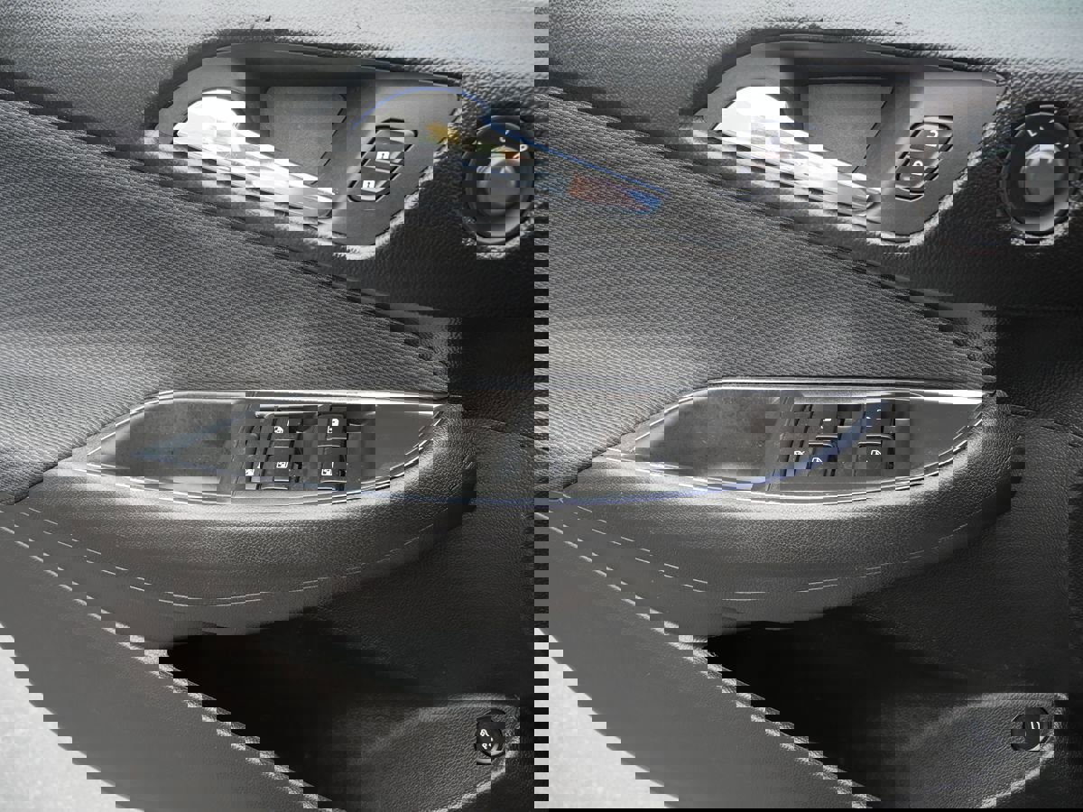 Used 2017 Chevrolet Cruze LT w/ Convenience Package image 14