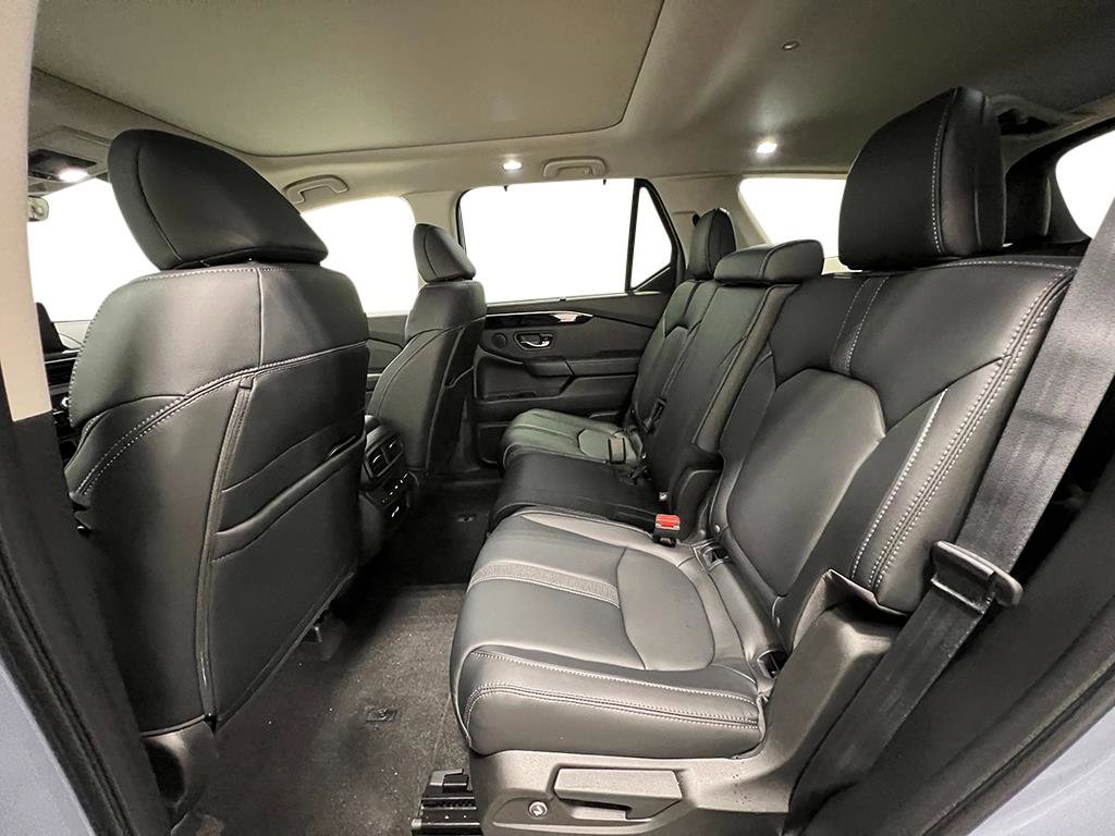 New 2025 Honda Pilot Touring image 32
