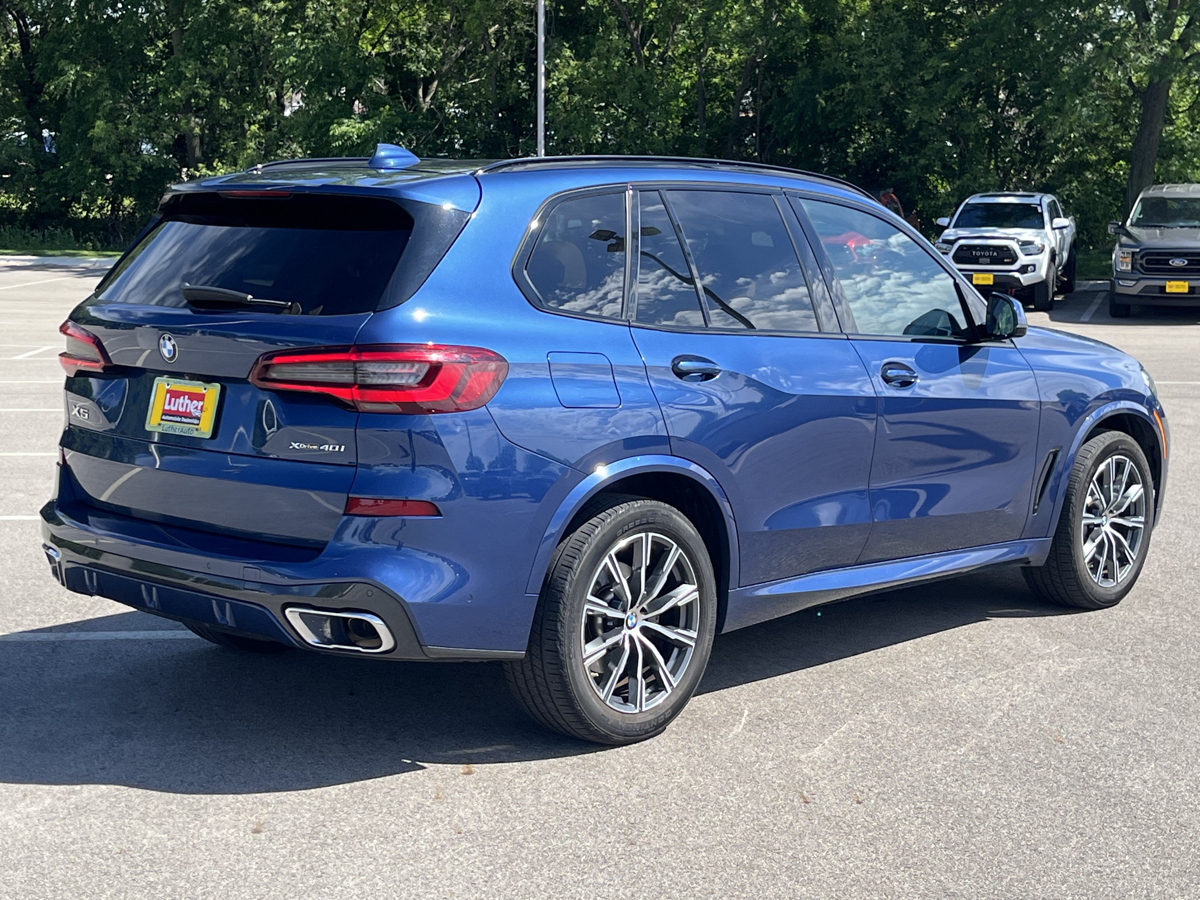 Used 2022 BMW X5 xDrive40i w/ M Sport Package AWD/4WD image 24