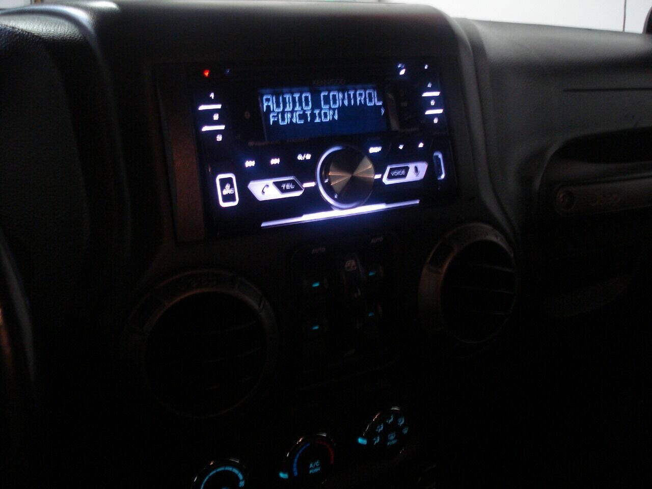 Used 2011 Jeep Wrangler Unlimited Sport image 29