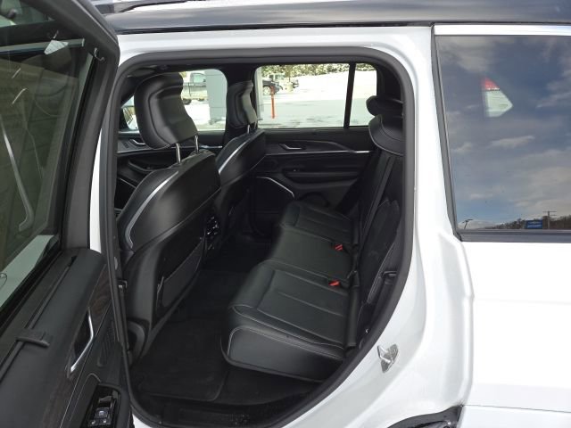 Used 2023 Jeep Grand Cherokee Overland w/ Luxury Tech Group IV image 27