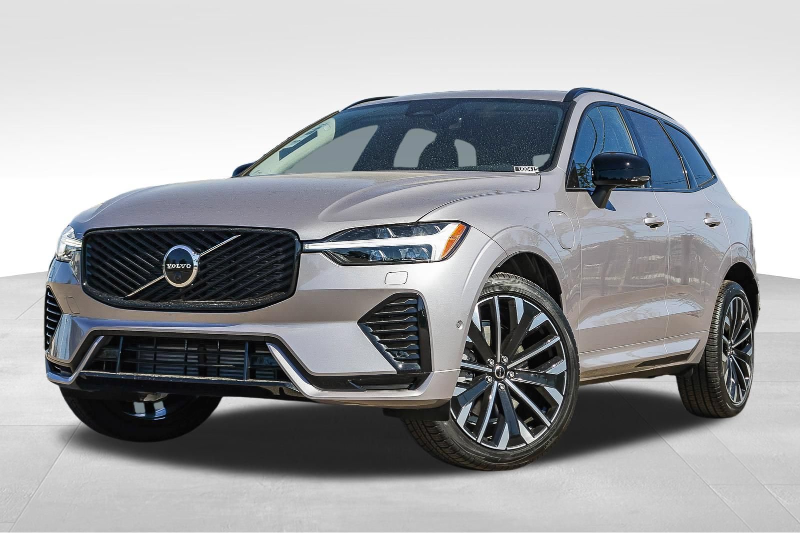 New 2026 Volvo XC60 T8 Ultra w/ Climate Package PRO