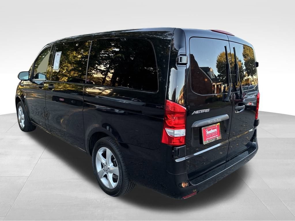 Used 2018 Mercedes-Benz Metris Passenger image 3