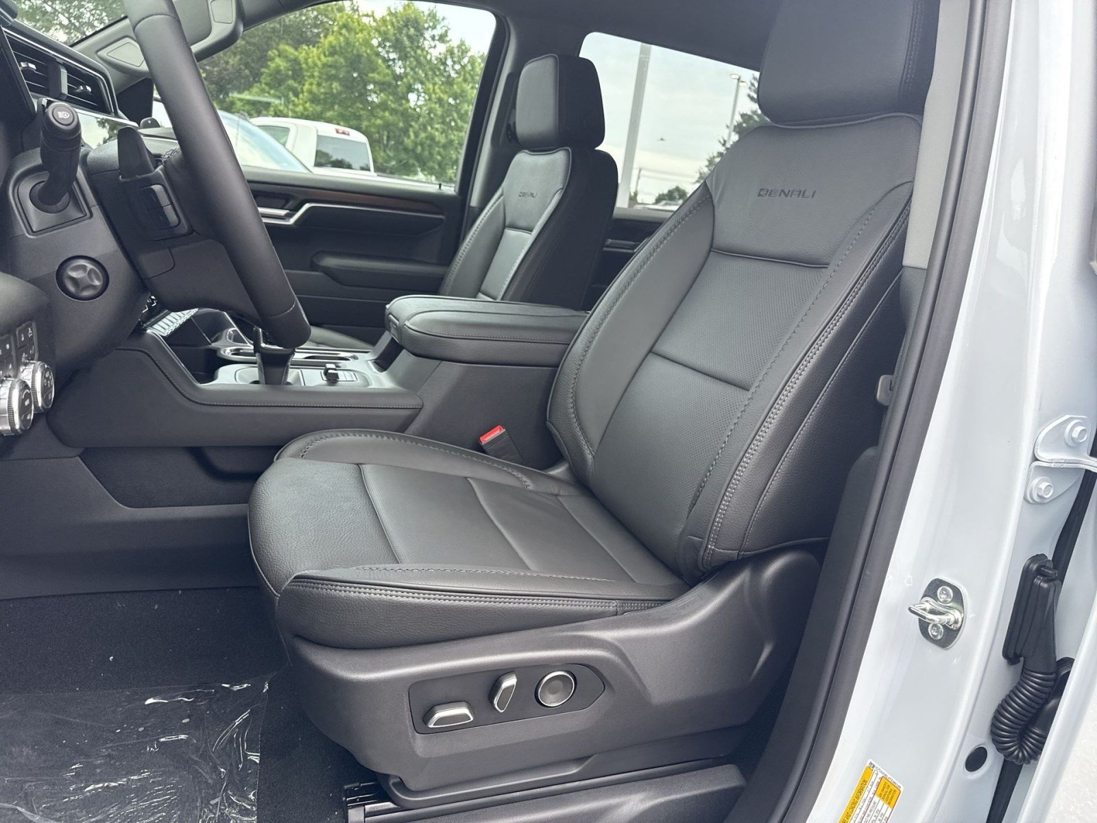 New 2026 GMC Sierra 1500 Denali AWD/4WD image 10
