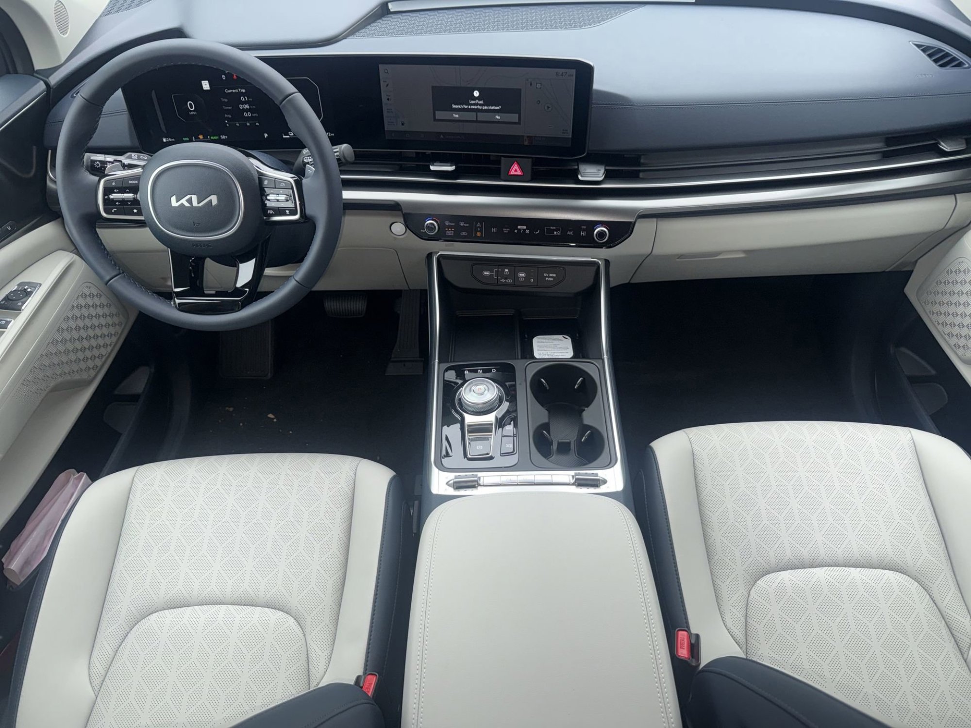 New 2026 Kia Carnival SX w/ SX Dark Edition Package FWD image 9