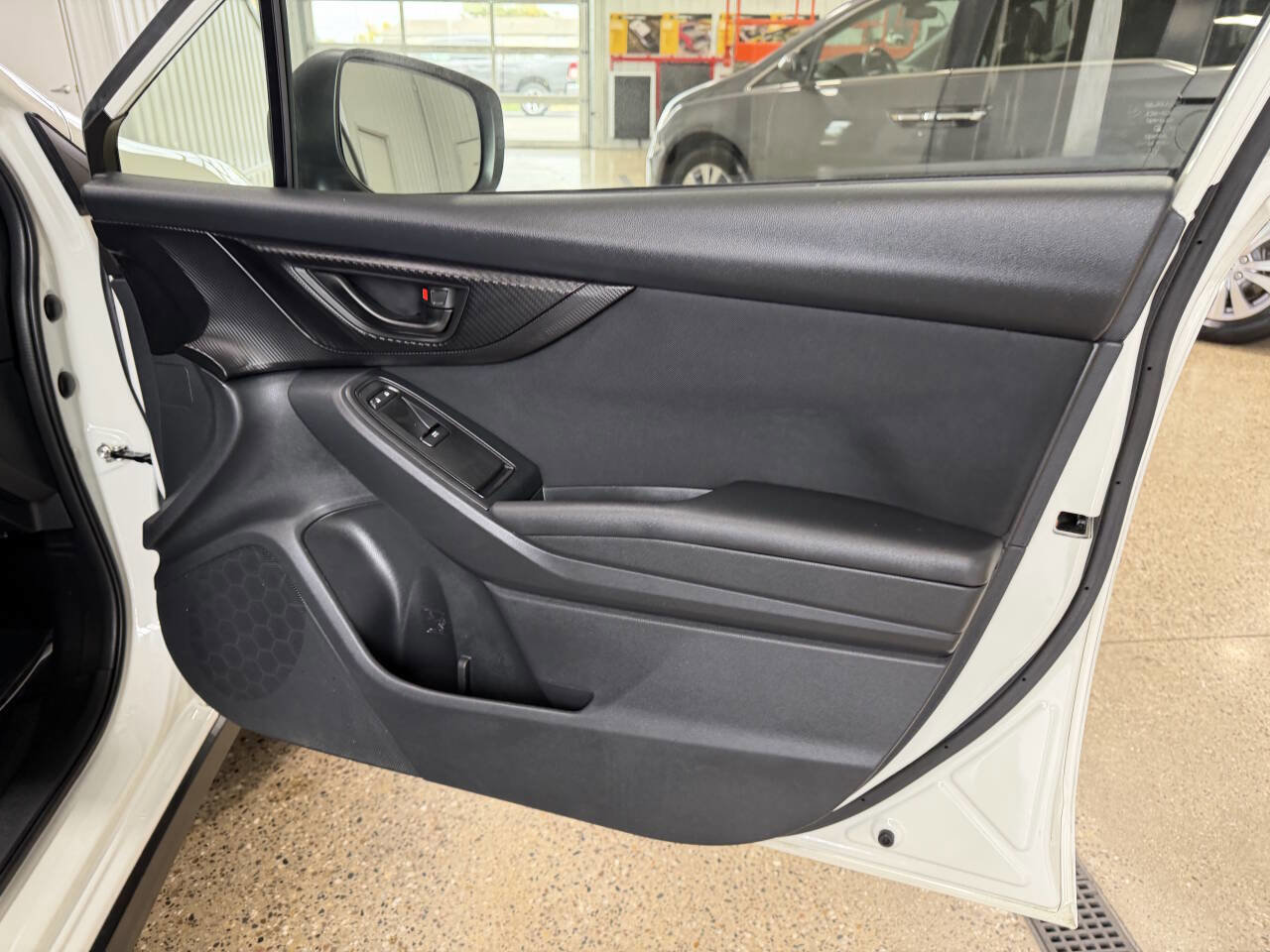 Used 2022 Subaru Crosstrek 2.0i image 3