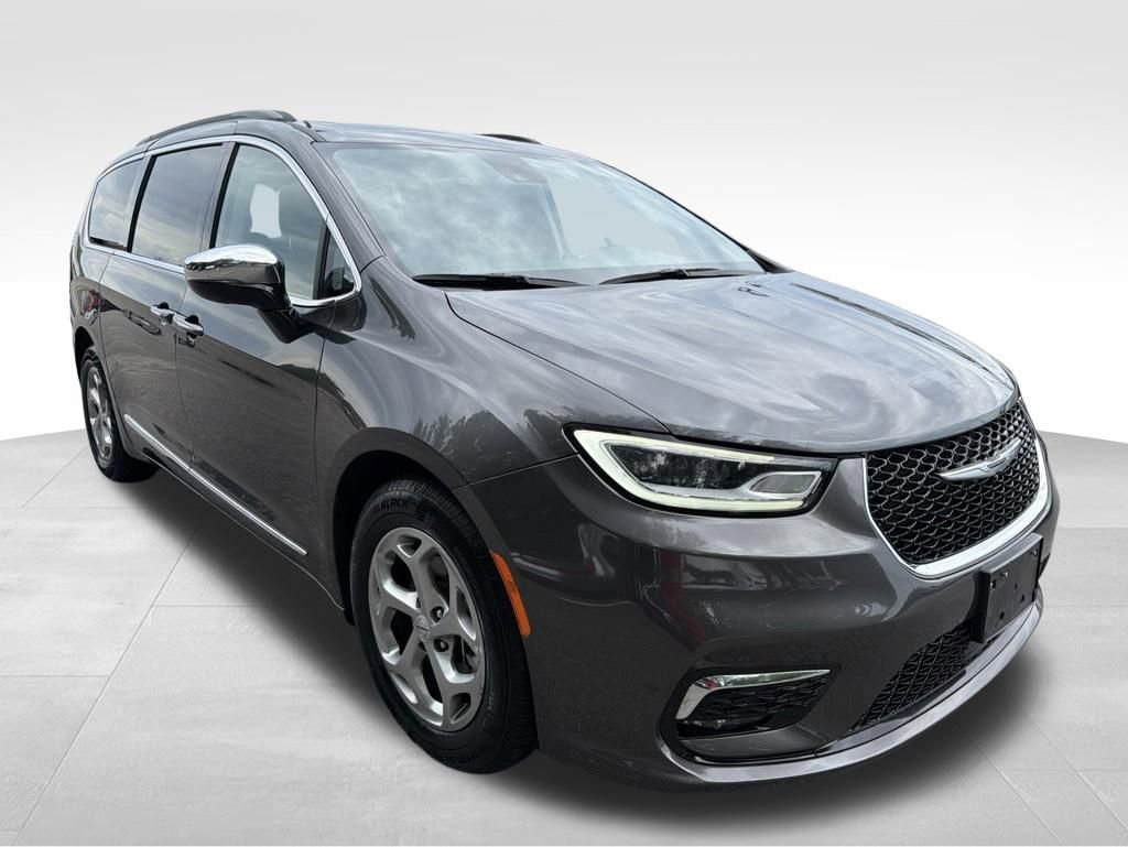Used 2023 Chrysler Pacifica Limited FWD image 8