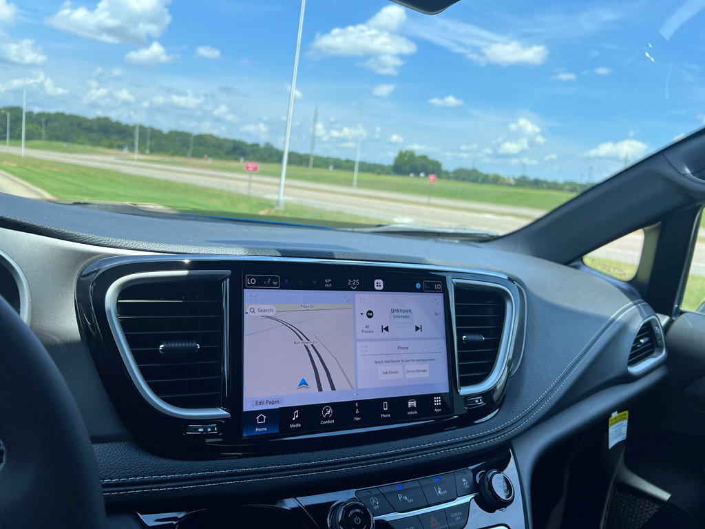 New 2027 Chrysler Pacifica Select w/ Family Tech Group FWD image 26