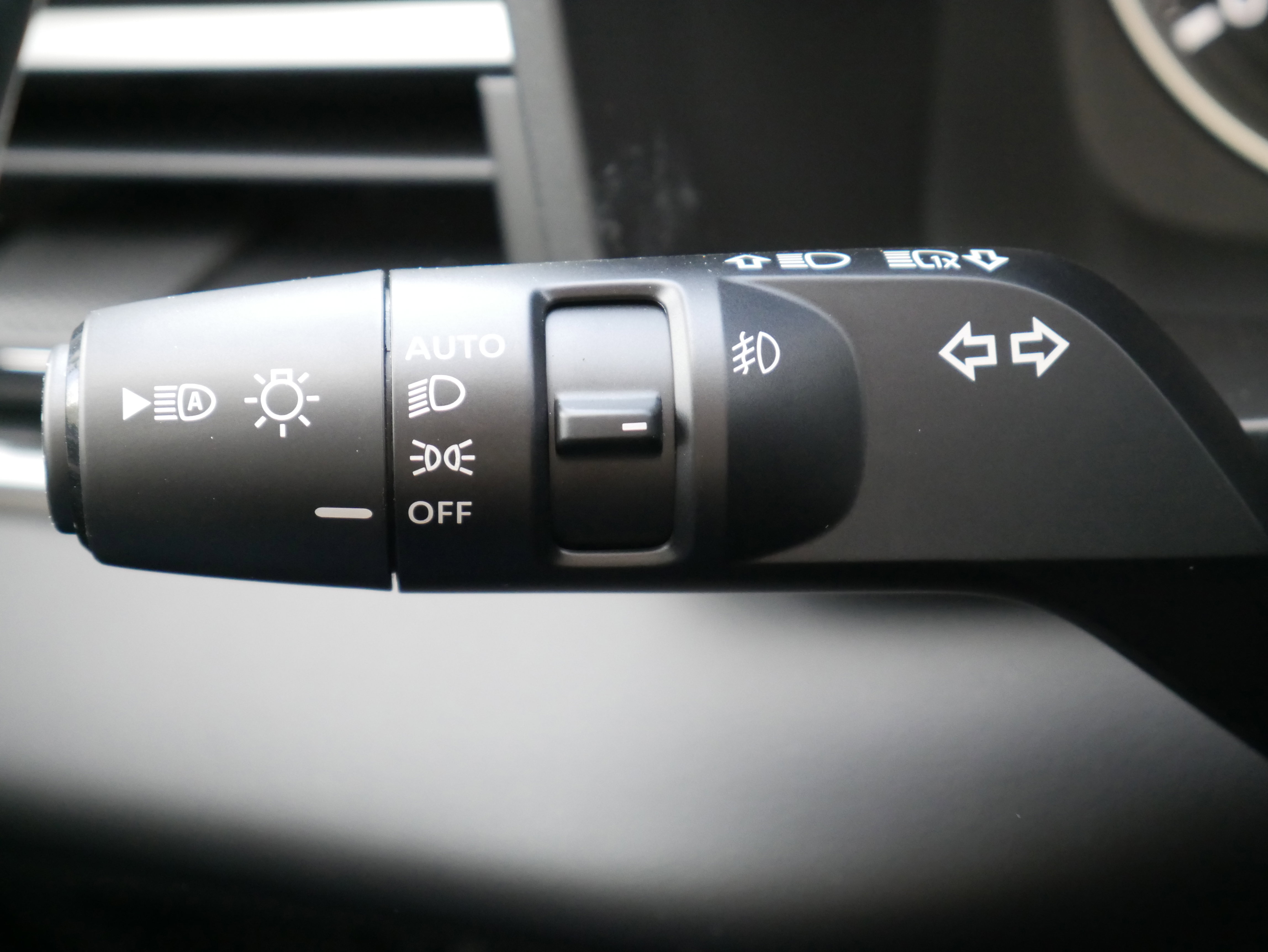 New 2026 Mitsubishi Outlander SE image 25