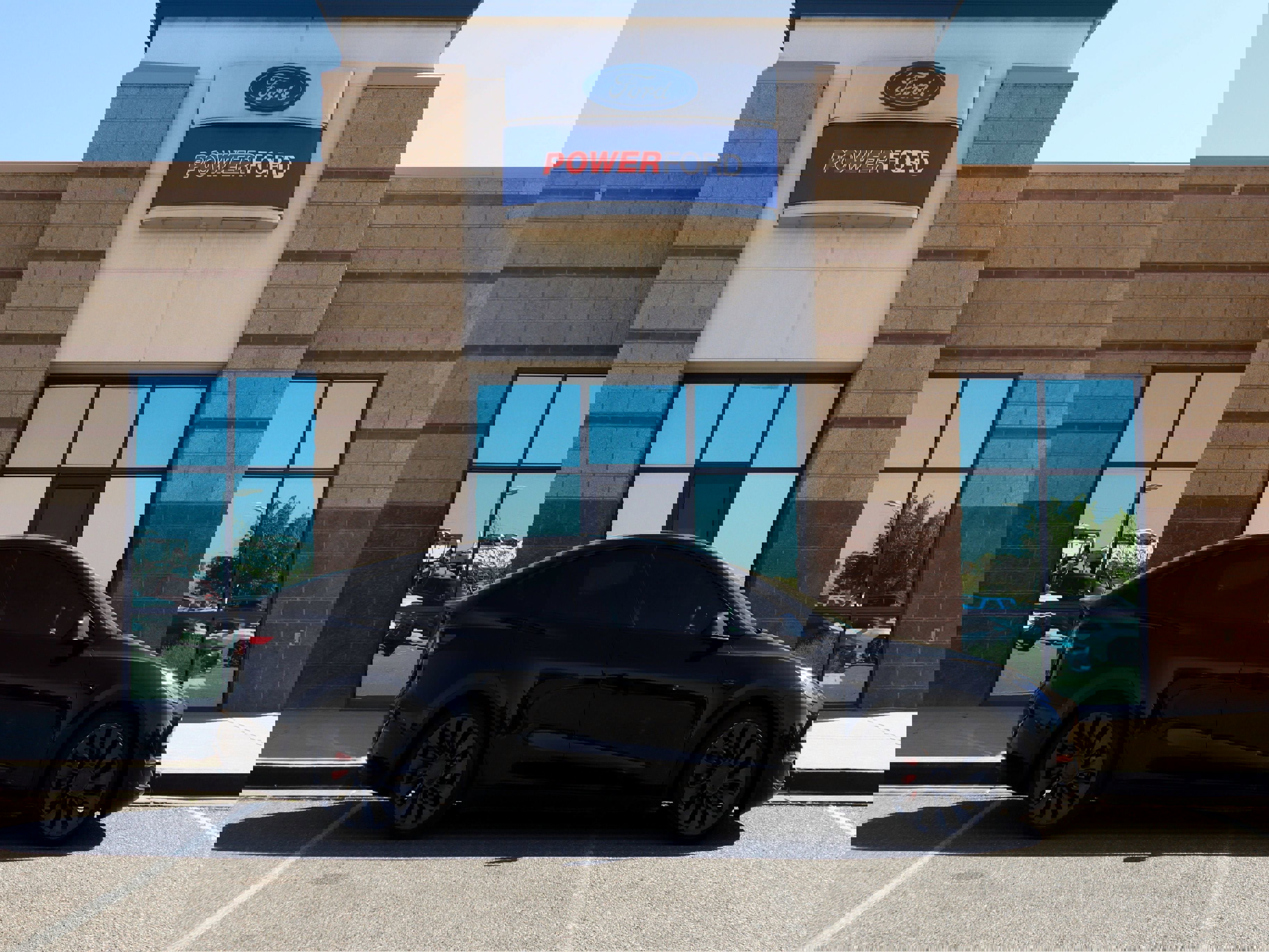 Used 2025 Tesla Model Y Performance image 5