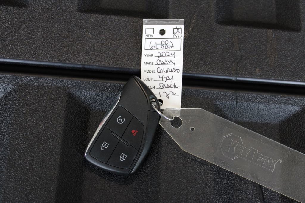 Used 2024 Chevrolet Colorado ZR2 w/ ZR2 Convenience Package III AWD/4WD image 31