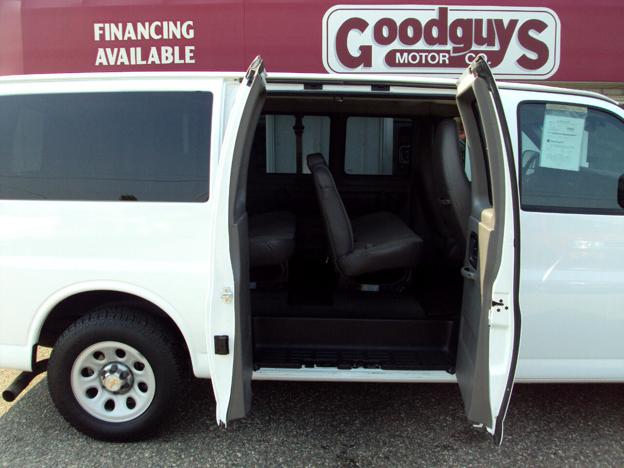 Used 2013 Chevrolet Express 1500 LT w/ LT Preferred Equipment Group image 9