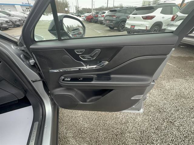 Used 2023 Lincoln Corsair AWD image 26