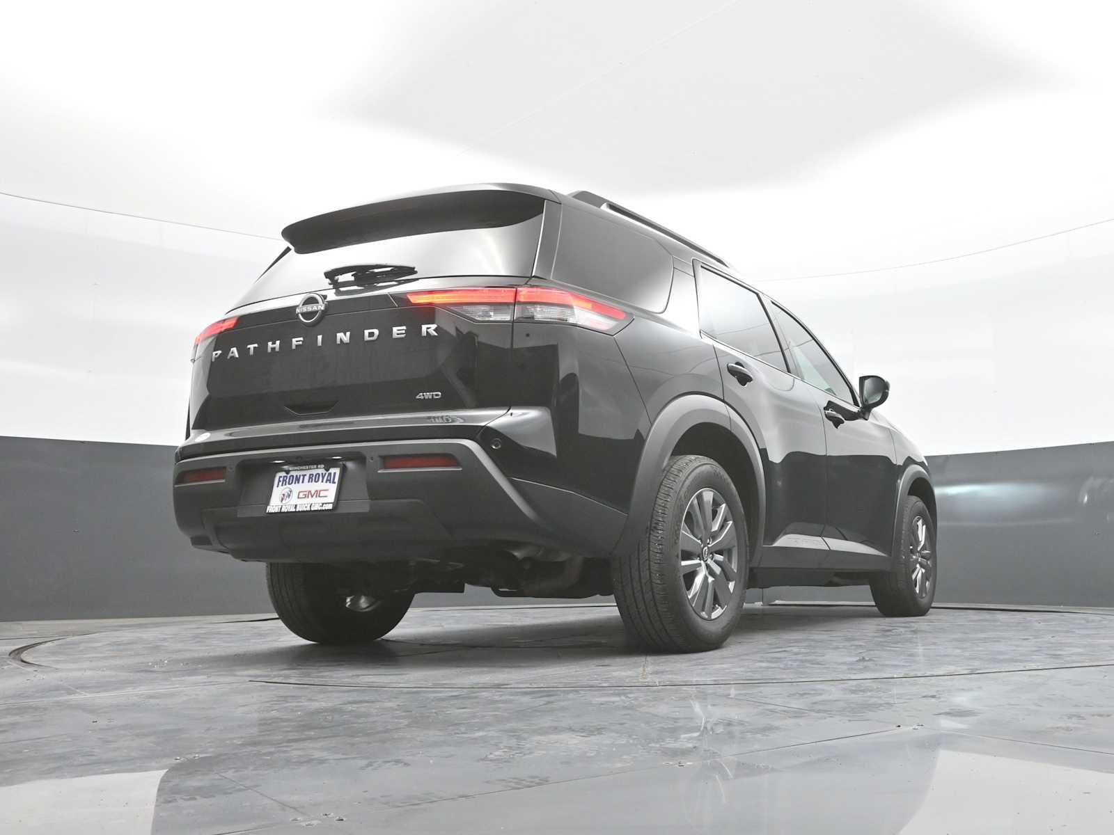 Used 2025 Nissan Pathfinder SV AWD/4WD image 40