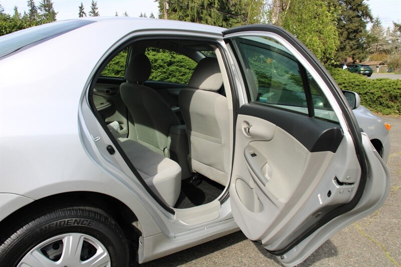 Used 2011 Toyota Corolla LE image 6