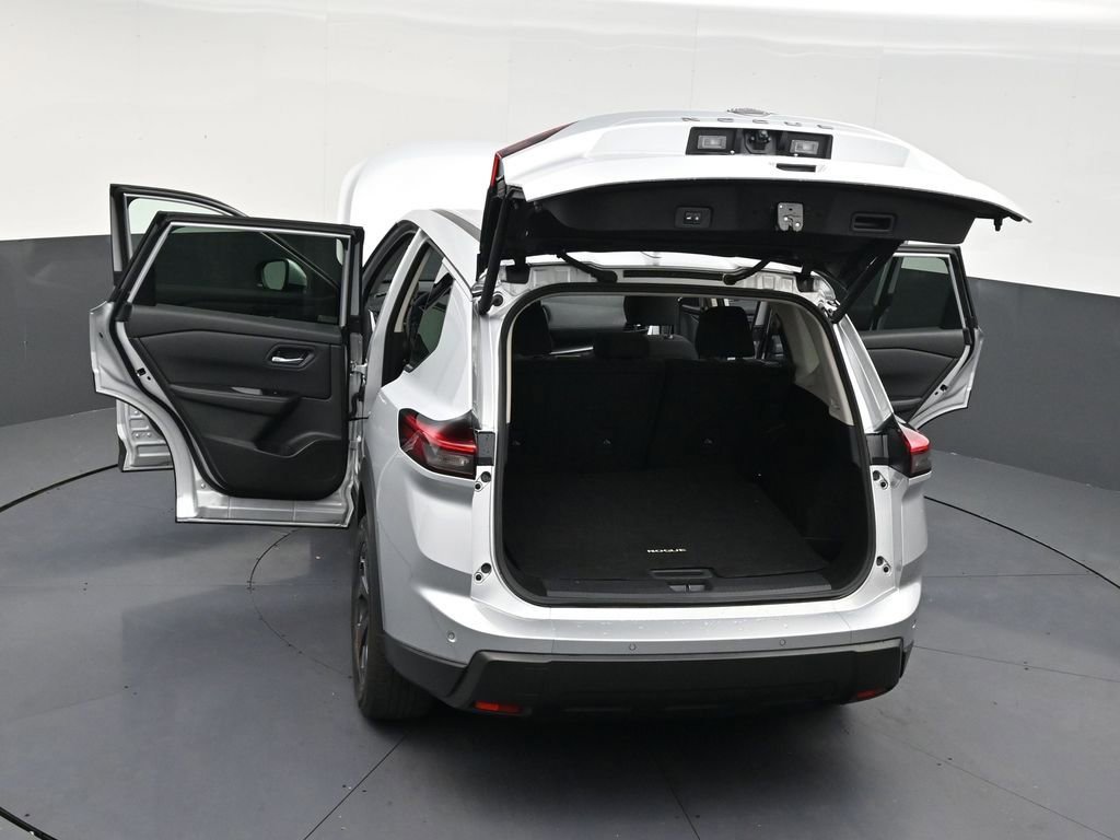 Used 2024 Nissan Rogue SV image 33