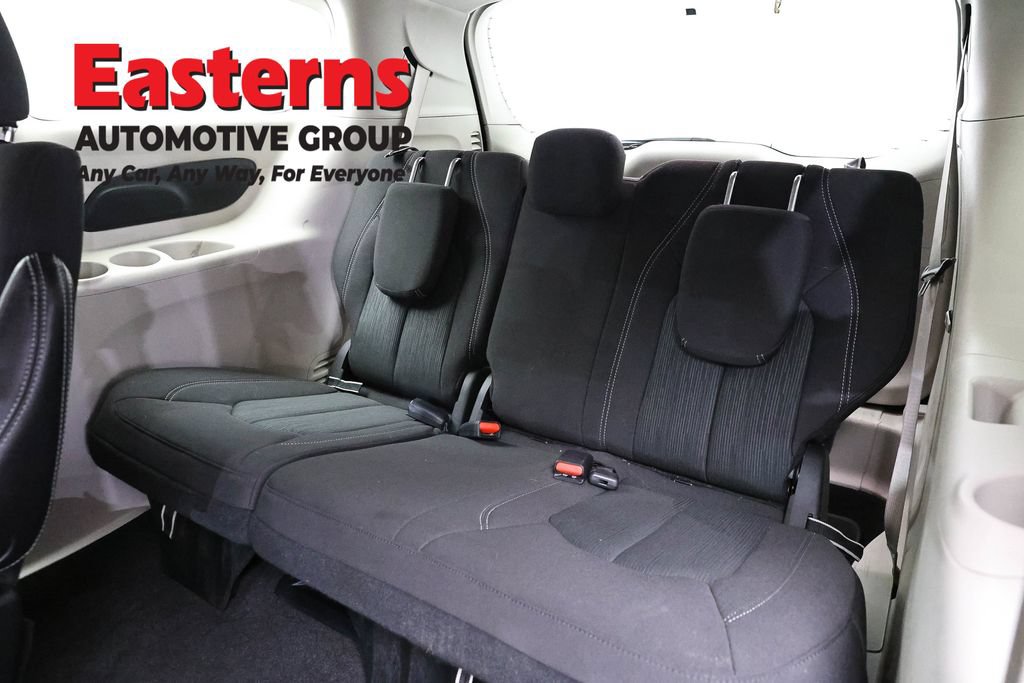 Used 2022 Chrysler Voyager LX FWD image 25