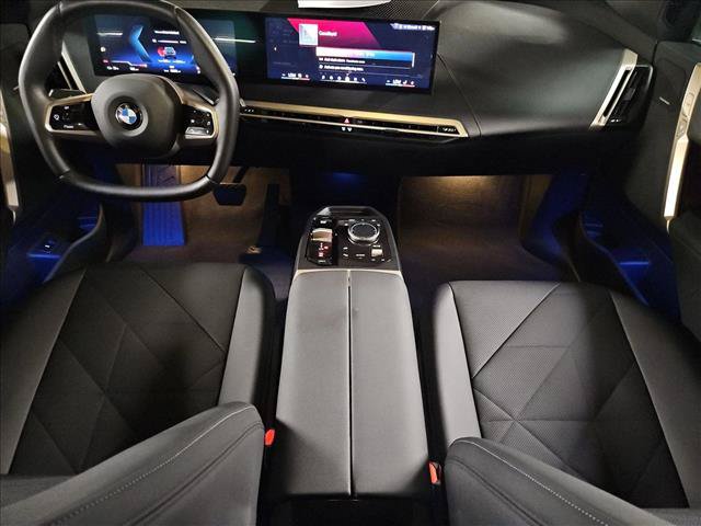 Certified 2026 BMW iX xDrive45 w/ Premium Package AWD/4WD image 18
