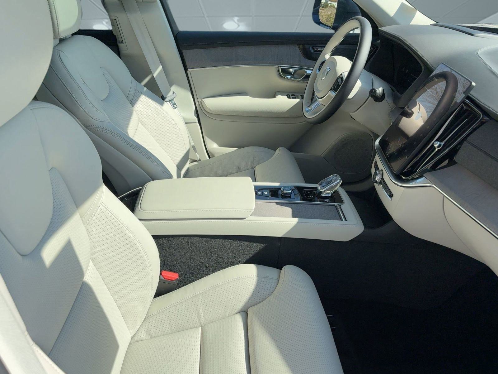 New 2026 Volvo XC90 B6 Ultra w/ Protection Package image 30