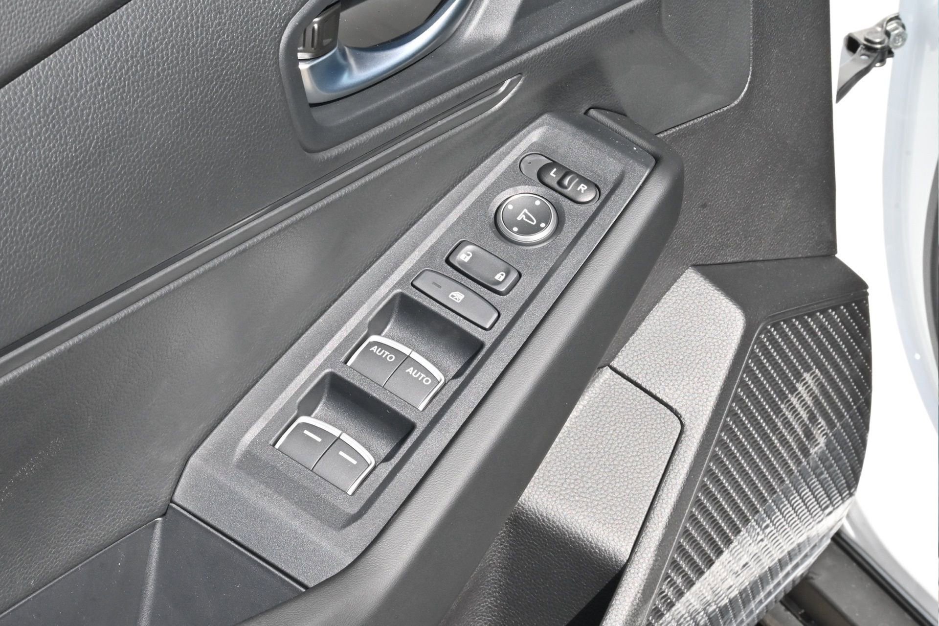 New 2025 Honda Accord LX image 15