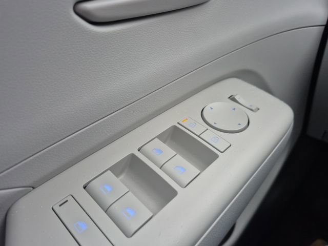 New 2026 Hyundai Kona SE image 32