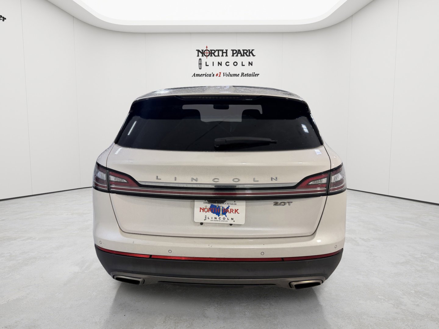 Used 2019 Lincoln Nautilus Reserve w/ Driver Assistance Package FWD image 4