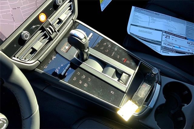 Certified 2026 Porsche Macan AWD/4WD image 34