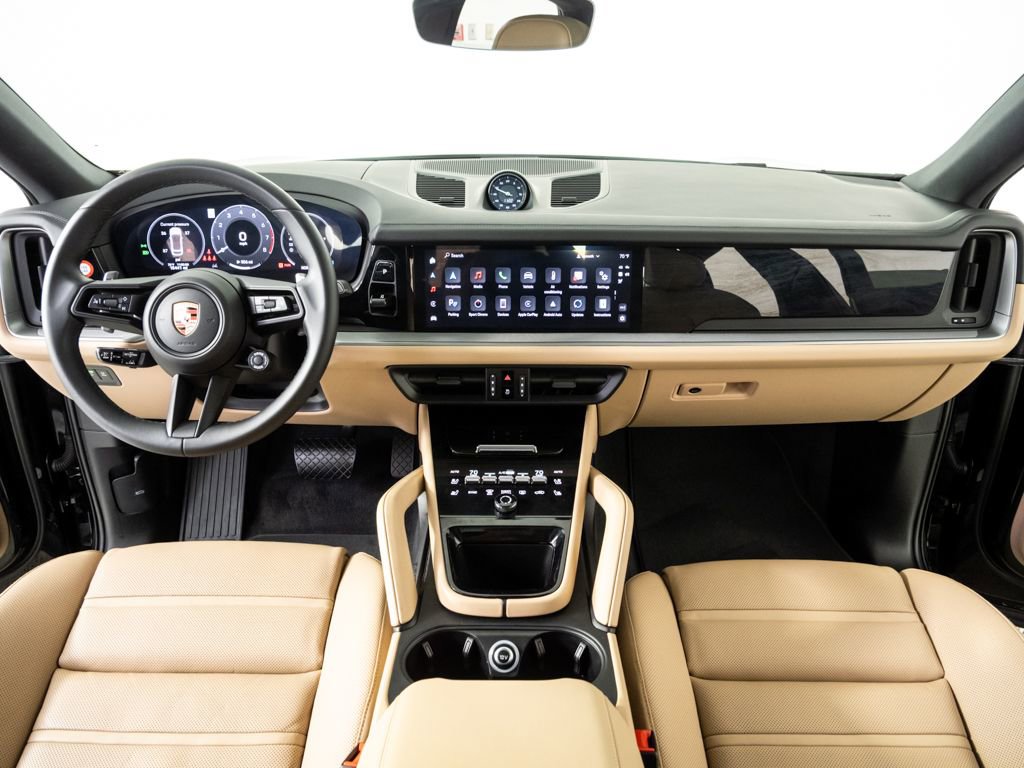 Certified 2024 Porsche Cayenne Base image 19