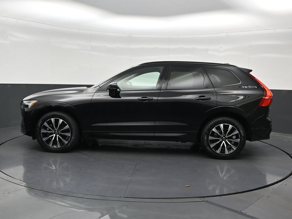 Certified 2024 Volvo XC60 B5 Plus AWD/4WD image 2