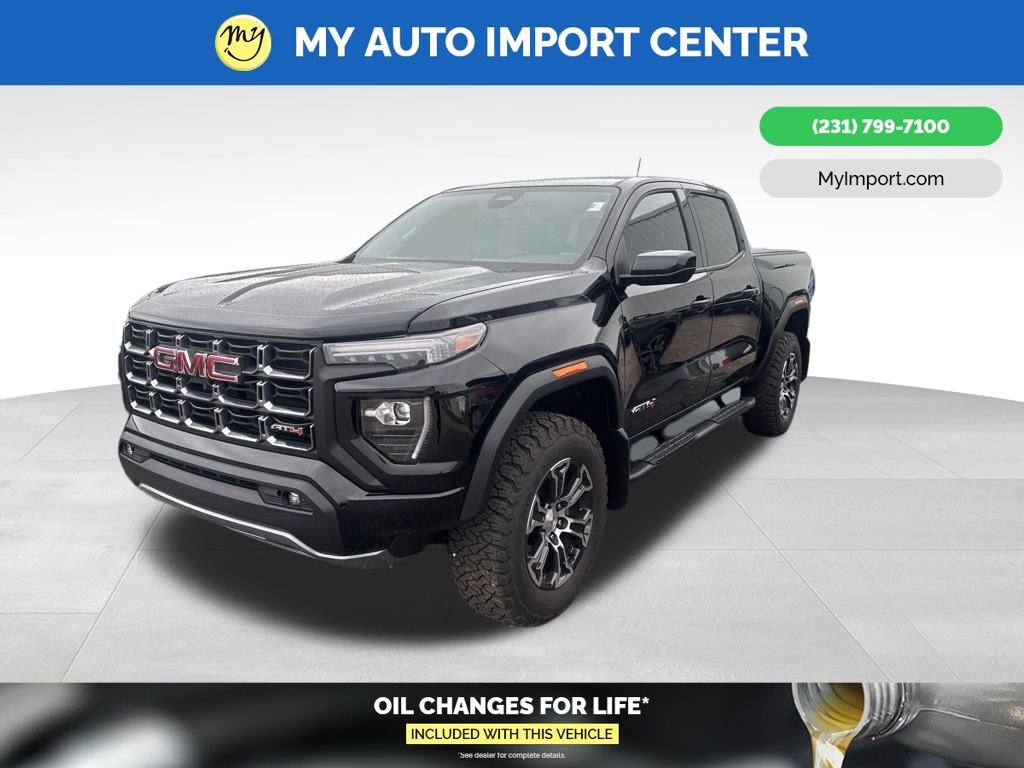 Used 2025 GMC Canyon AT4 w/ AT4 Premium Package AWD/4WD image 3