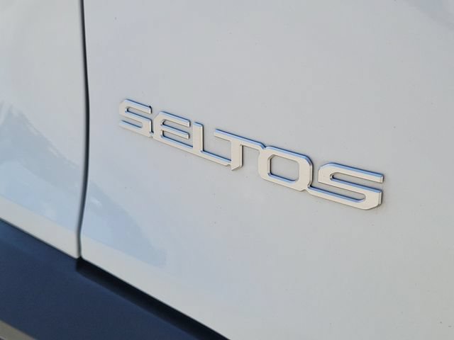 Used 2024 Kia Seltos EX AWD/4WD image 6
