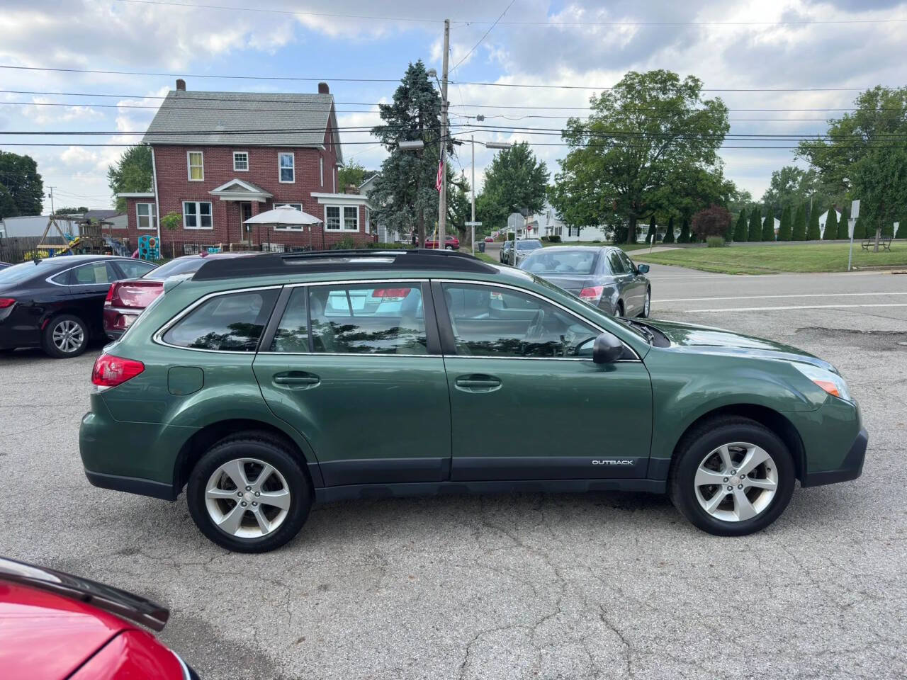Used 2014 Subaru Outback 2.5i w/ Alloy Wheel Package AWD/4WD image 4