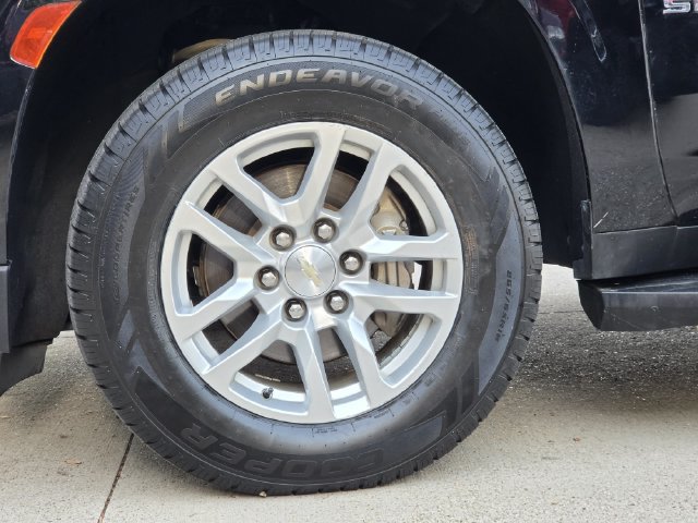Used 2021 Chevrolet Suburban LT AWD/4WD image 8