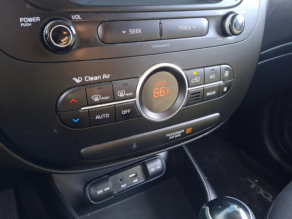 Used 2017 Kia Soul + image 29