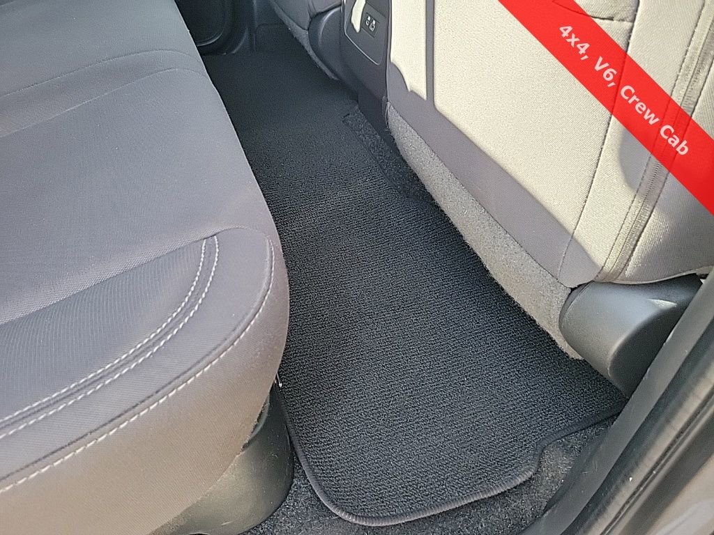 Used 2022 Nissan Frontier SV image 43