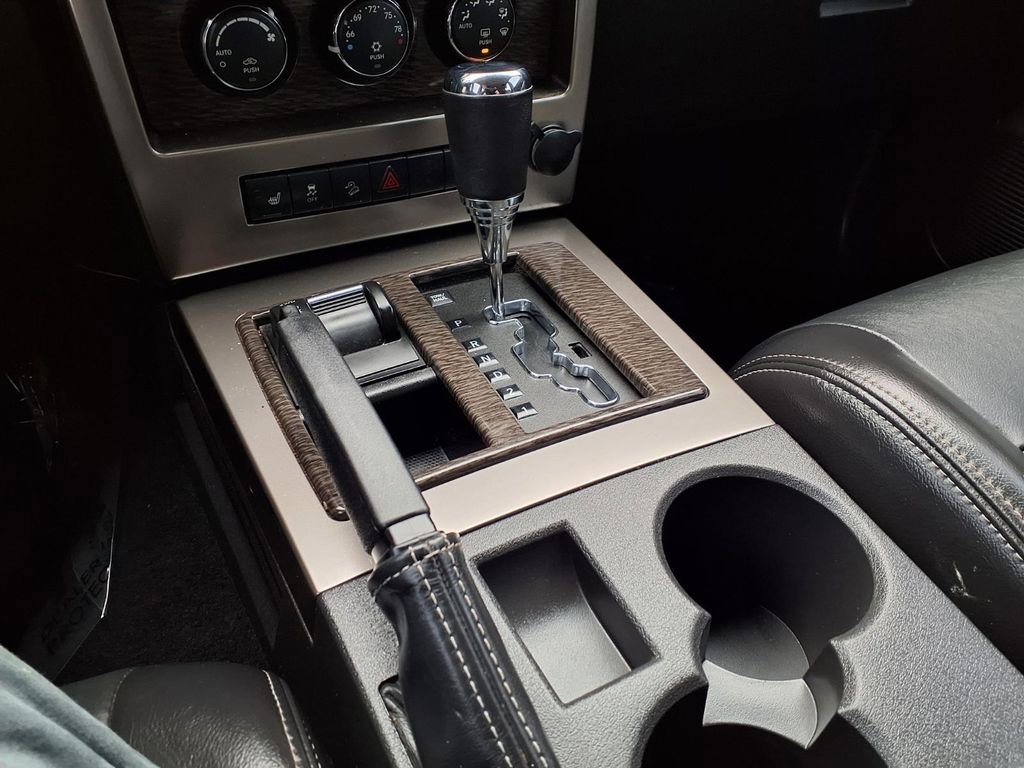 Used 2012 Jeep Liberty Limited Jet w/ Chrome Accents Group image 11