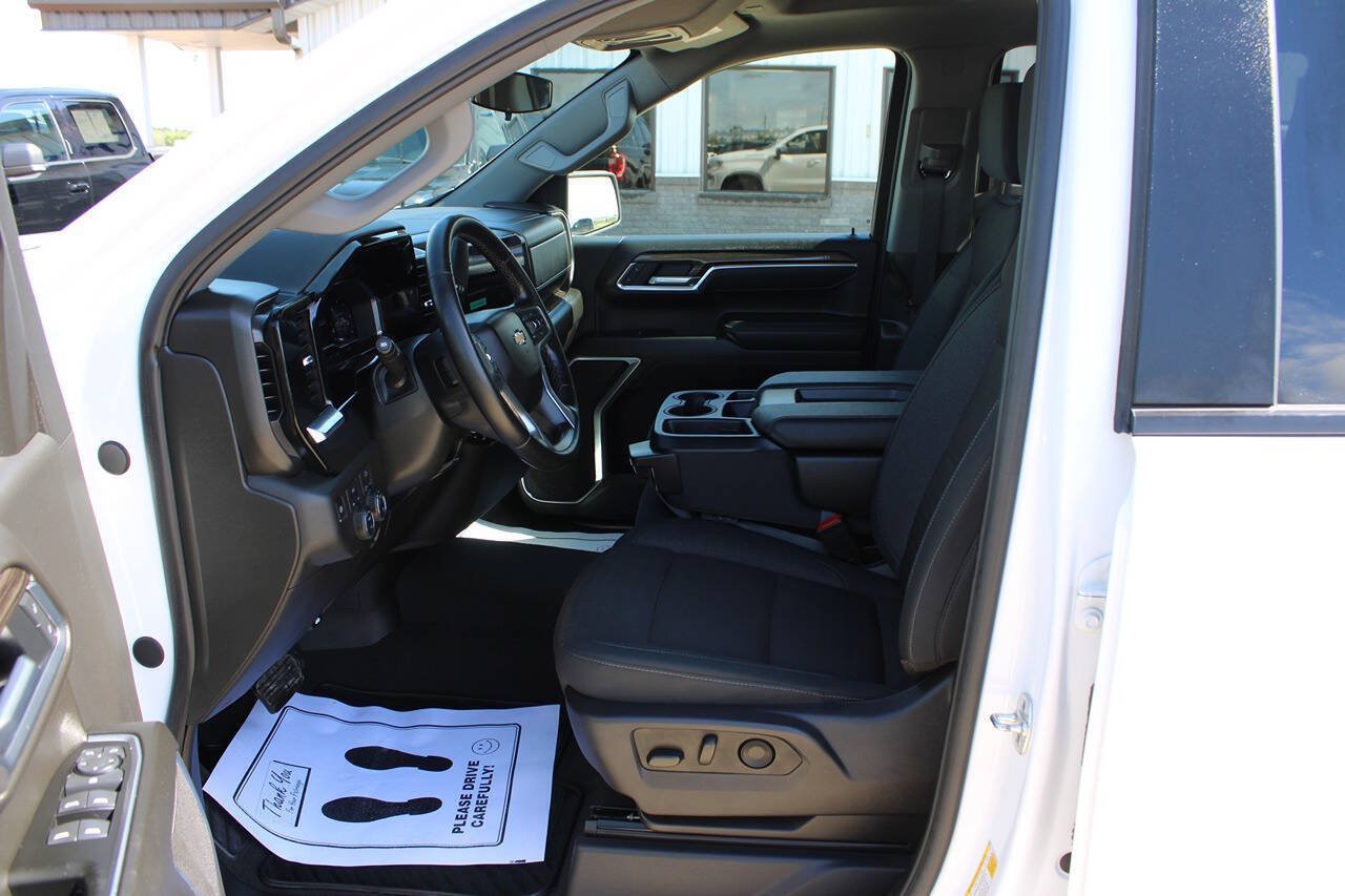 Used 2025 Chevrolet Silverado 1500 LT AWD/4WD image 12