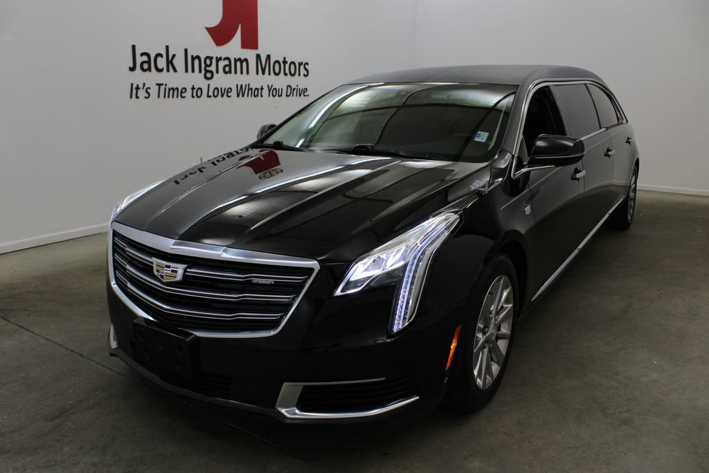 Used 2019 Cadillac XTS image 1