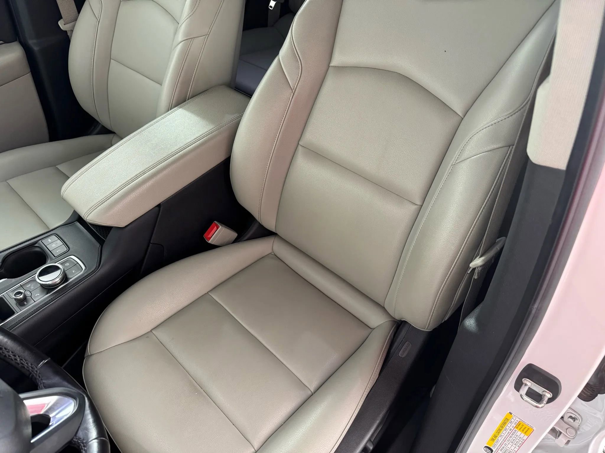 Used 2019 Cadillac XT4 Luxury w/ Cold Weather Package image 34