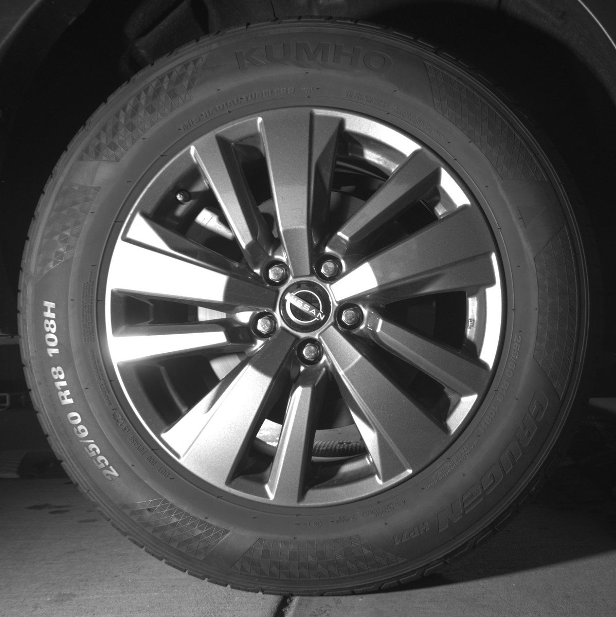 Used 2025 Nissan Pathfinder SV image 15