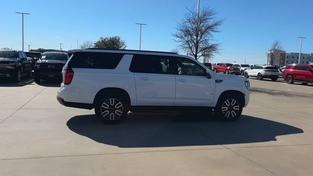 Used 2024 GMC Yukon XL AT4 w/ Technology Package image 2