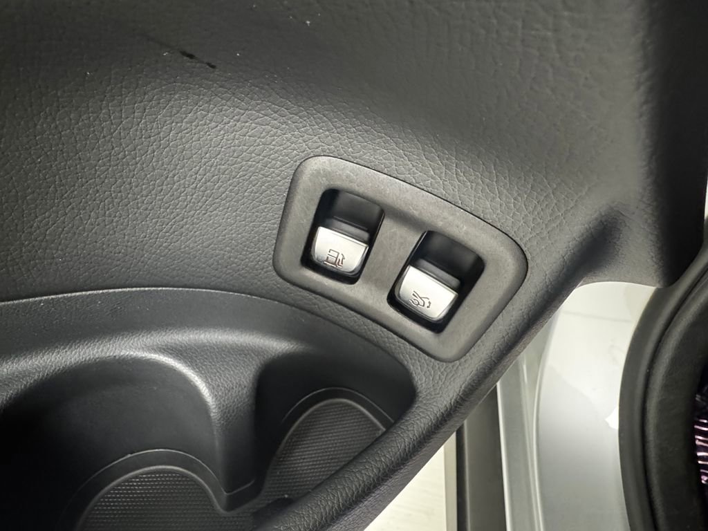 Used 2020 Mercedes-Benz GLC 350e 4MATIC image 26