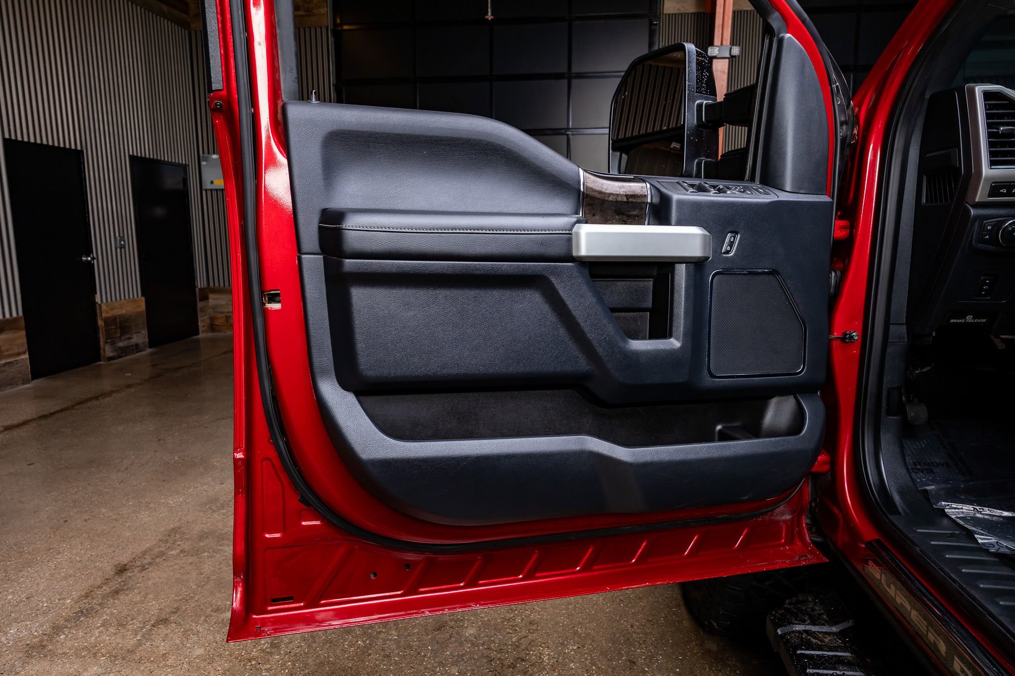 Used 2022 Ford F250 Lariat w/ Black Appearance Package image 34