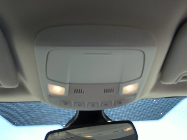 Used 2024 Ford Edge Titanium image 19